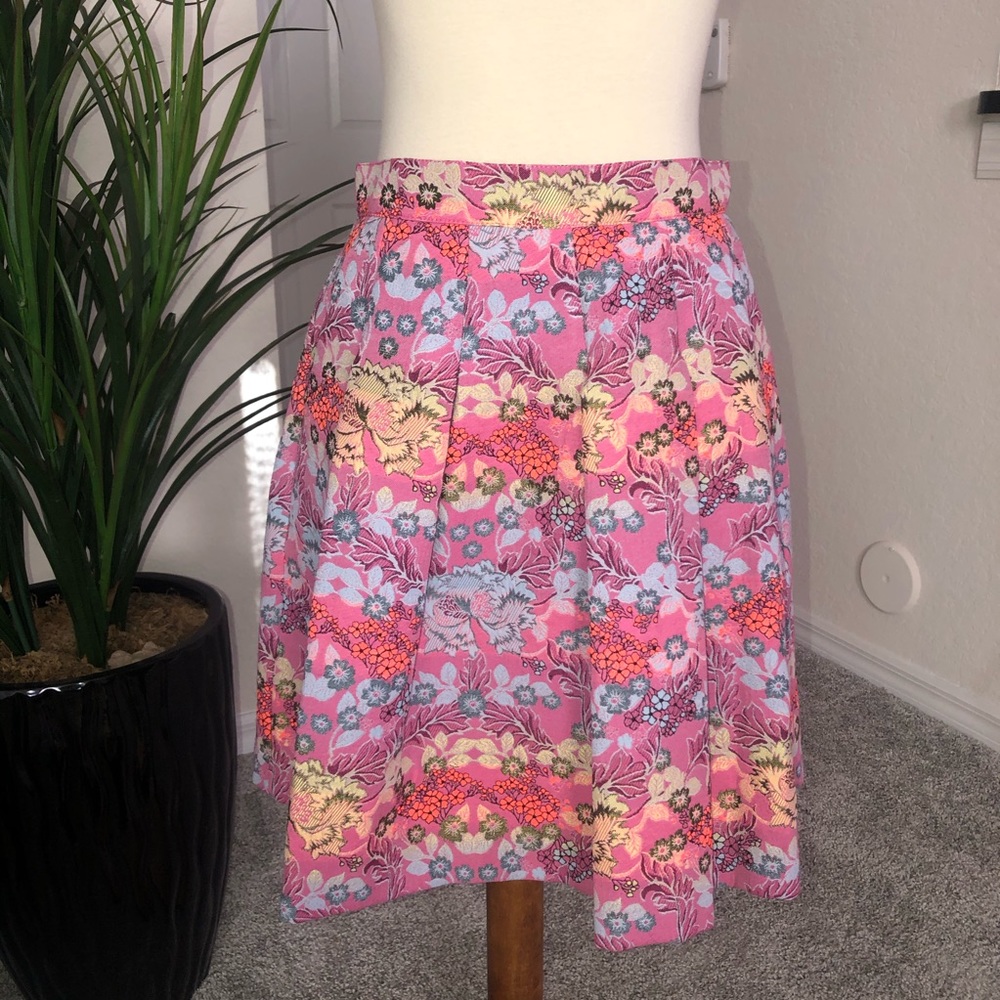 🆕 BEBE pink floral jacquard full skirt